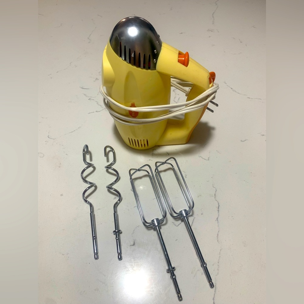Toastmaster “Opera” Hand Mixer *Vintage* Tested & Works